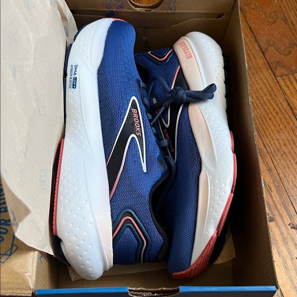 Brooks women’s  Navy and Pink Sneakers